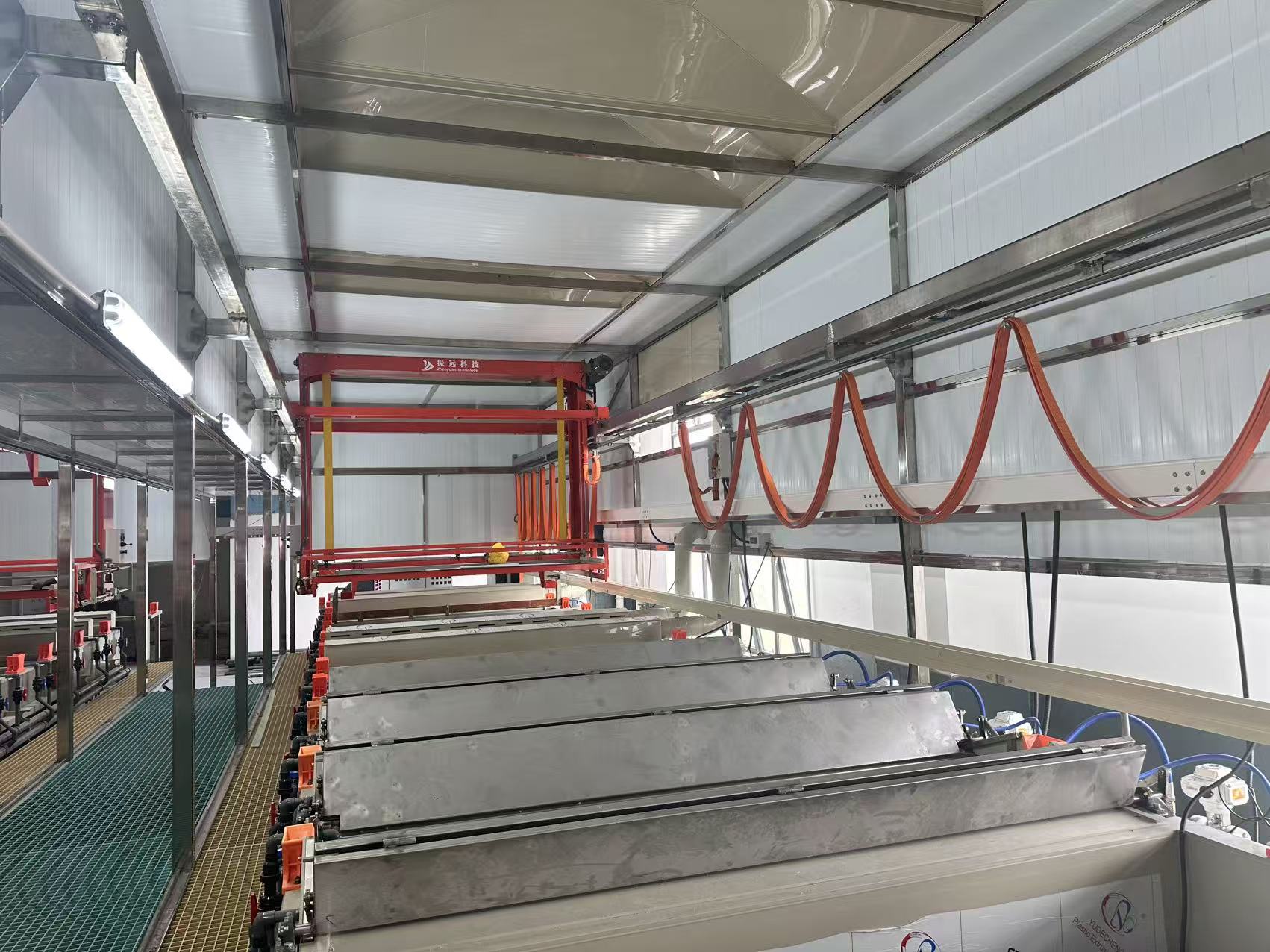 1760068219904627.jpg 全自動龍門式陽極氧化線.jpg